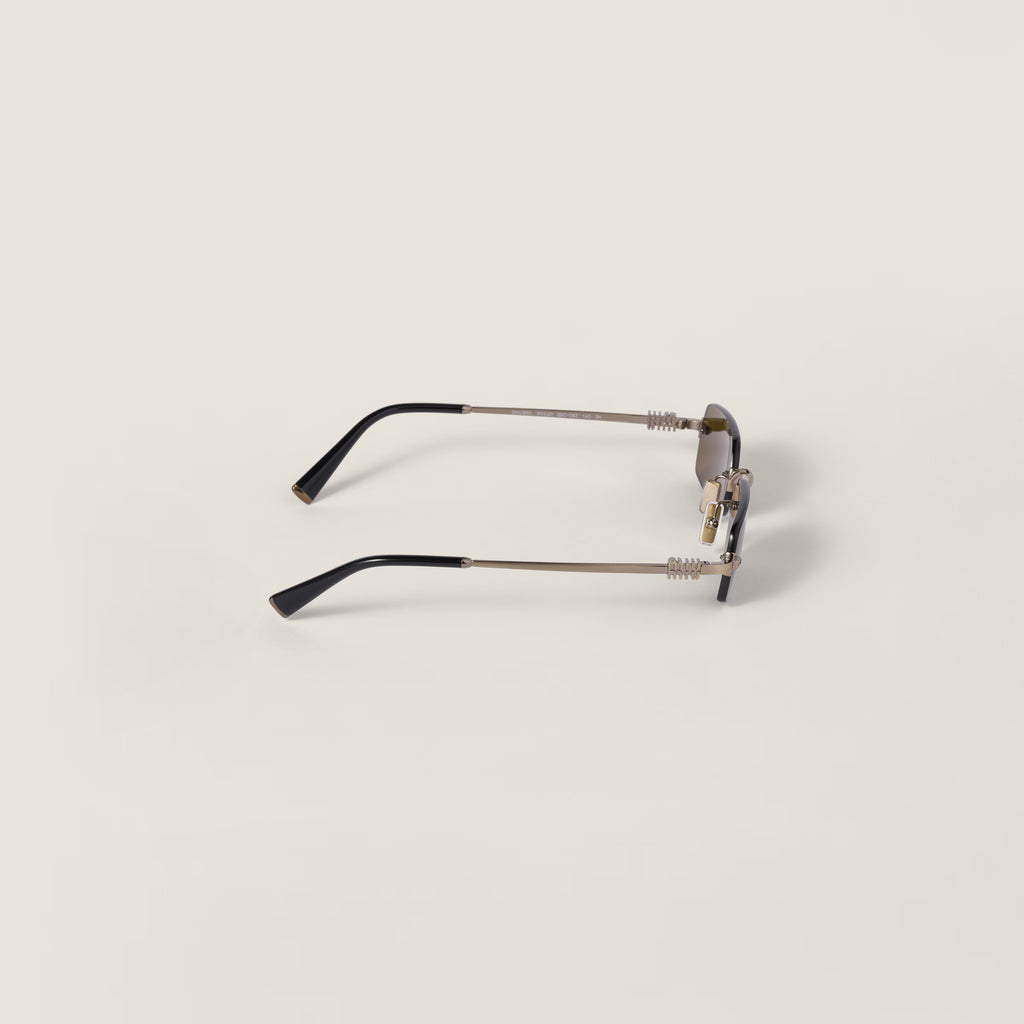 Lunettes de soleil de la collection Miu Miu Eyewear
